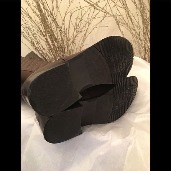 Brow Faux Leather Quilted Knee High Boots 7.5M EUC - Picture 5 of 5